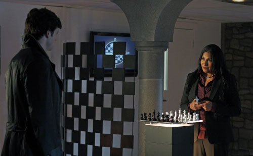 Smallville Checkmate Pam Grier Tom Welling
