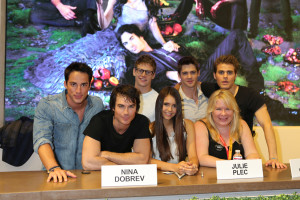 the-vampire-diaries-signing_1_my1_9375-rl_