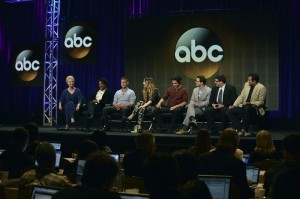 EMMA RIGBY, NAVEEN ANDREWS, MICHAEL SOCHA, SOPHIE LOWE, PETER GADIOT, EDWARD KITSIS (EXECUTIVE PRODUCER), ADAM HOROWITZ (EXECUTIVE PRODUCER), ZACK ESTRIN (EXECUTIVE PRODUCER)