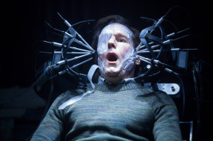 AlmostHuman-ep112_sc25Apt_039
