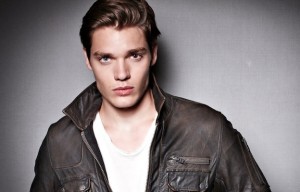dominic-sherwood-22012014211330