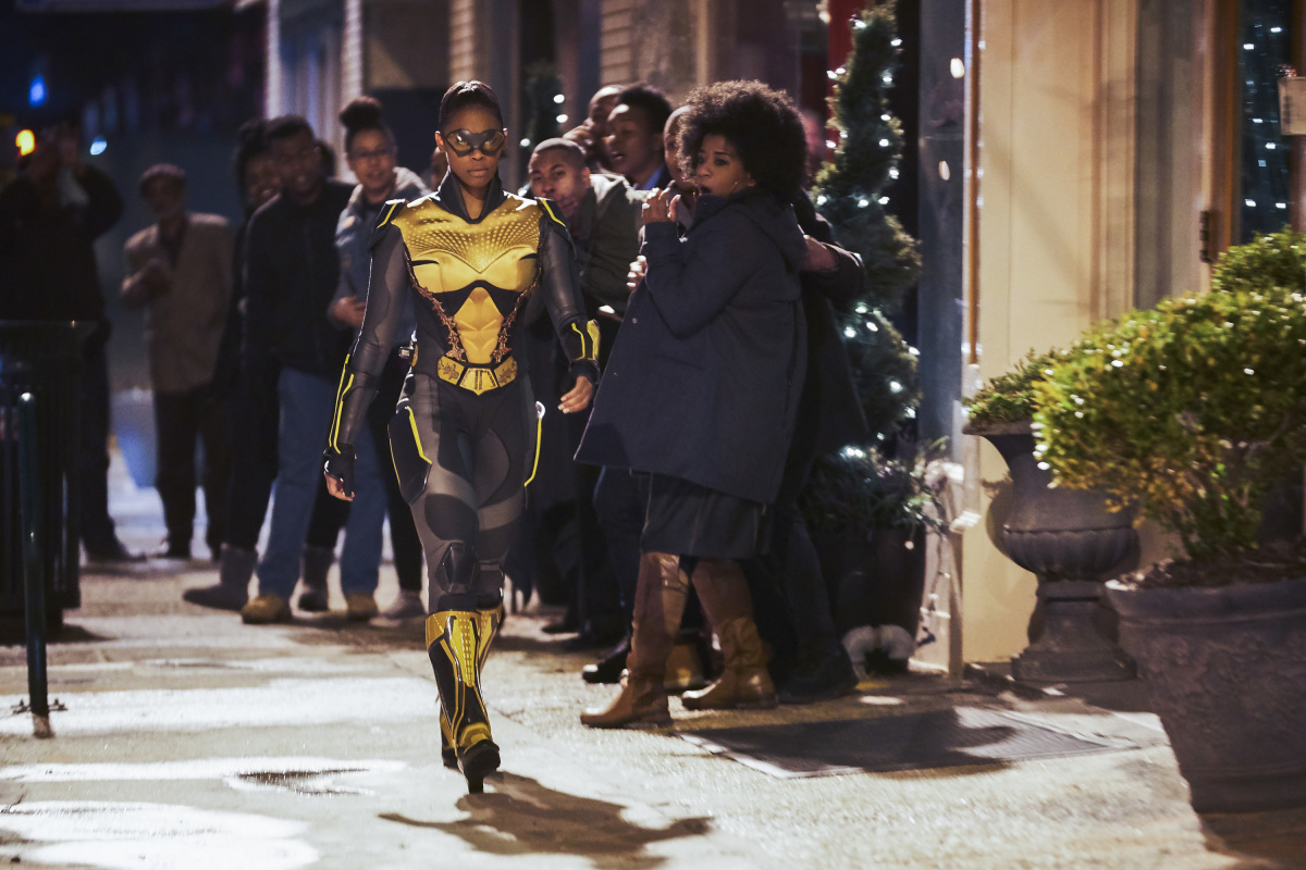 BLACK LIGHTNING BLACK LIGHTNING