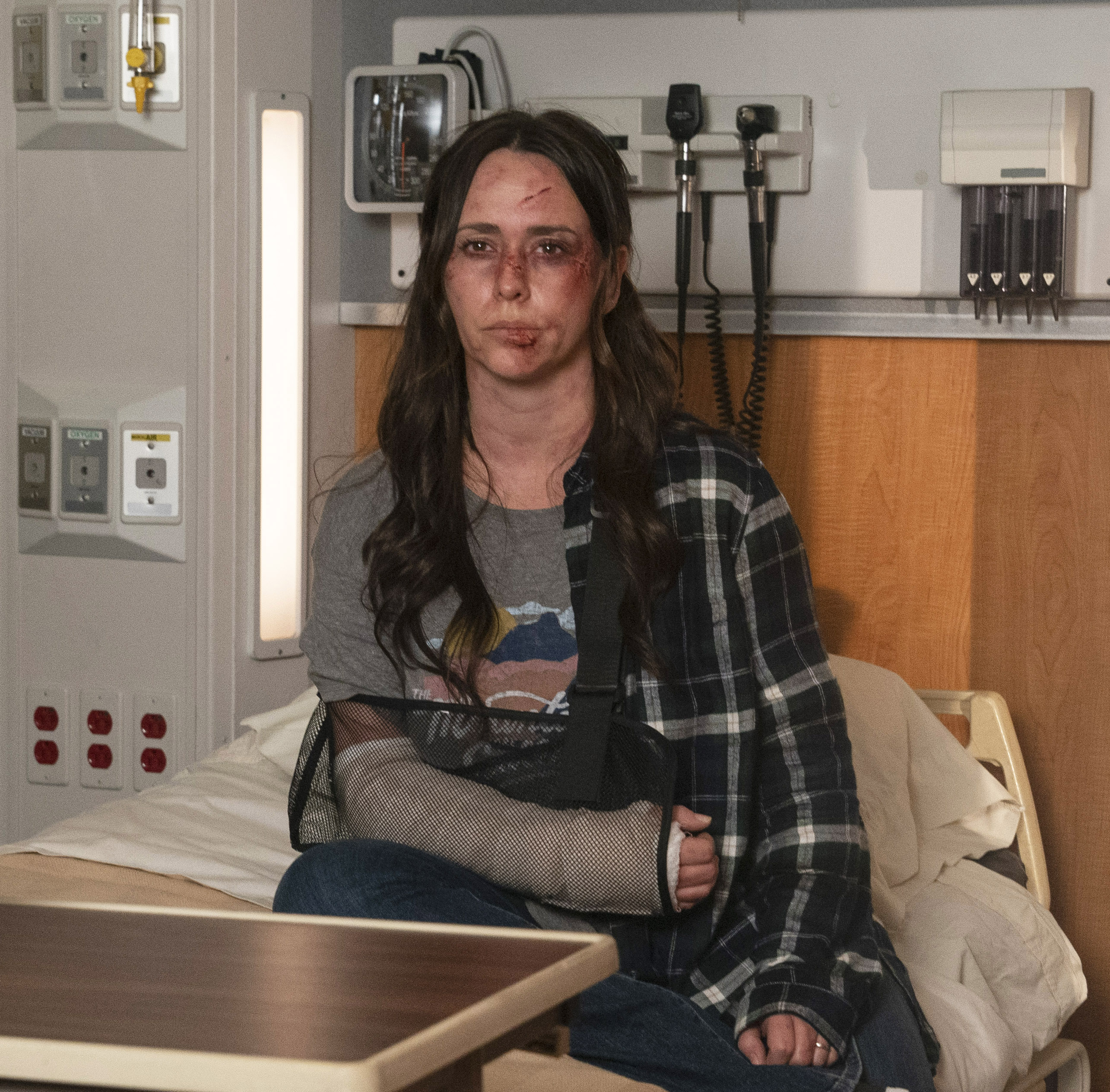 9-1-1: Jennifer Love Hewitt in the “Buck Begins” episode of 9-1-1 airing Monday, Feb. 15 (8:00-9:00 PM ET/PT) on FOX. CR: Jack Zeman / FOX. © 2021 FOX Media LLC. 9-1-1: Jennifer Love Hewitt in the “Buck Begins” episode of 9-1-1 airing Monday, Feb. 15 (8:00-9:00 PM ET/PT) on FOX. CR: Jack Zeman / FOX. © 2021 FOX Media LLC.