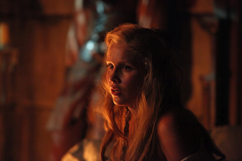 THE VAMPIRE DIARIES THE VAMPIRE DIARIES