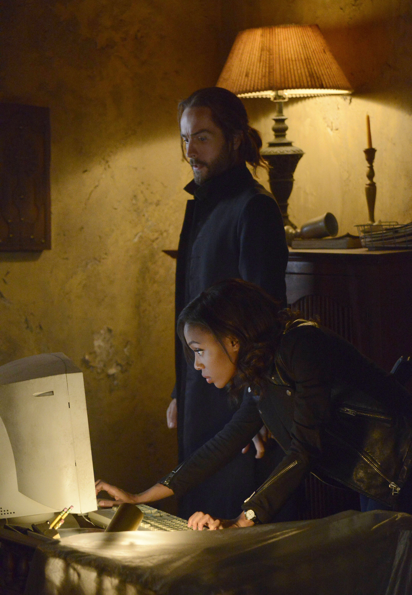 SLEEPY HOLLOW: Ichabod (Tom Mison, L) and Abbie (Nicole Beharie, R) race against the clock to help Katrina in the "Deliverance" episode of SLEEPY HOLLOW airing Monday, Nov. 3 (9:00-10:00 PM ET/PT) on FOX. ©2014 Fox Broadcasting Co. CR: Brownie Harris/FOX SLEEPY HOLLOW: Ichabod (Tom Mison, L) and Abbie (Nicole Beharie, R) race against the clock to help Katrina in the "Deliverance" episode of SLEEPY HOLLOW airing Monday, Nov. 3 (9:00-10:00 PM ET/PT) on FOX. ©2014 Fox Broadcasting Co. CR: Brownie Harris/FOX