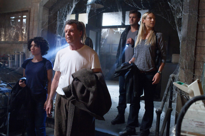 FRINGE: Astrid (Jasika Nicole, L), Walter (John Noble, second from L) Peter (Josh Jackson, second from R) and Olivia (Anna Torv, R) break into the Harvard lab in the "In Absentia" episode of FRINGE airing Friday, Oct. 5  (9:00-10:00 PM ET/PT) on FOX. ©2012 Fox Broadcasting Co. CR: Liane Hentscher/FOX FRINGE: Astrid (Jasika Nicole, L), Walter (John Noble, second from L) Peter (Josh Jackson, second from R) and Olivia (Anna Torv, R) break into the Harvard lab in the "In Absentia" episode of FRINGE airing Friday, Oct. 5  (9:00-10:00 PM ET/PT) on FOX. ©2012 Fox Broadcasting Co. CR: Liane Hentscher/FOX
