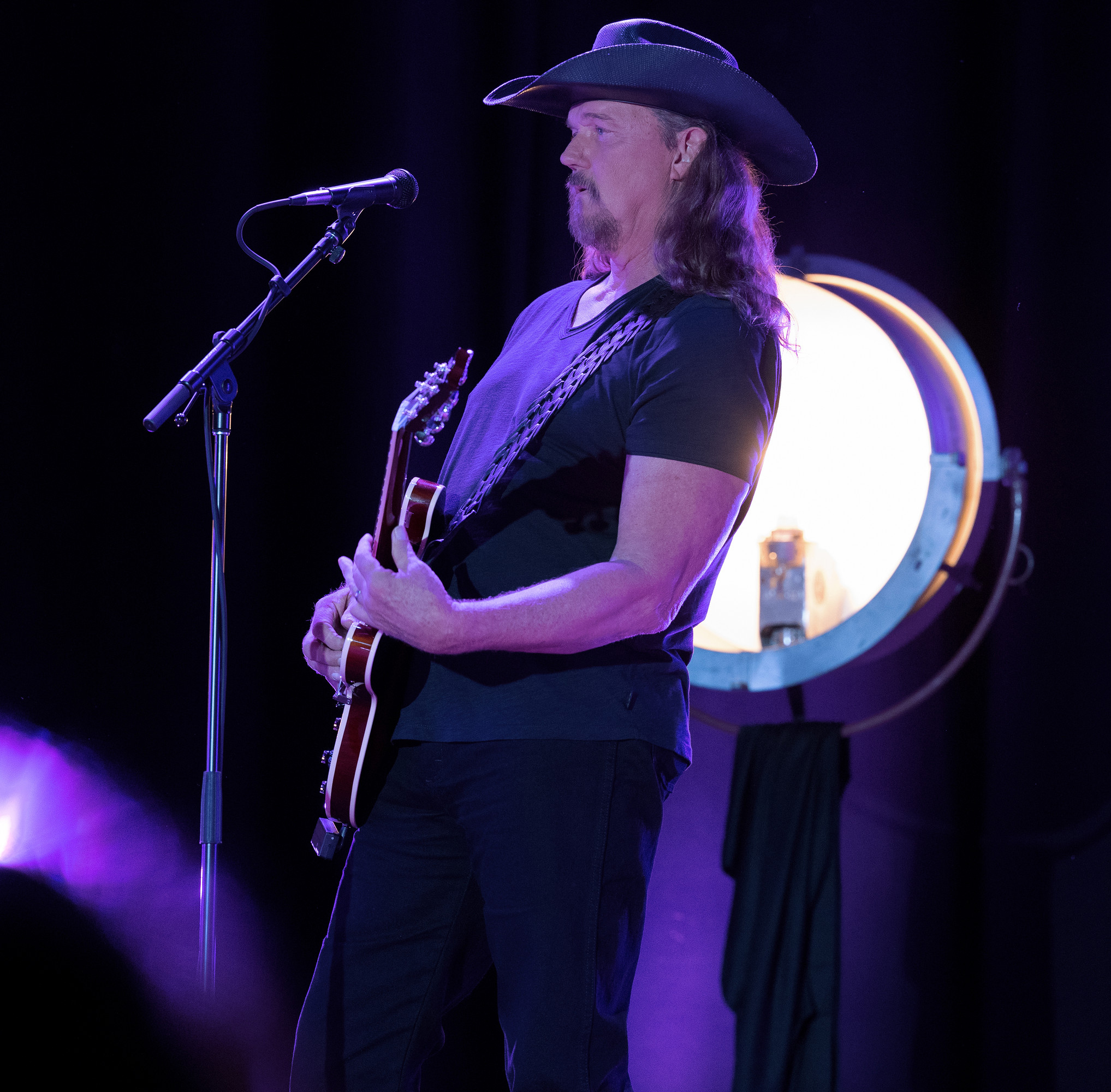 Mon-102_0442_f Mon-102_0442_f