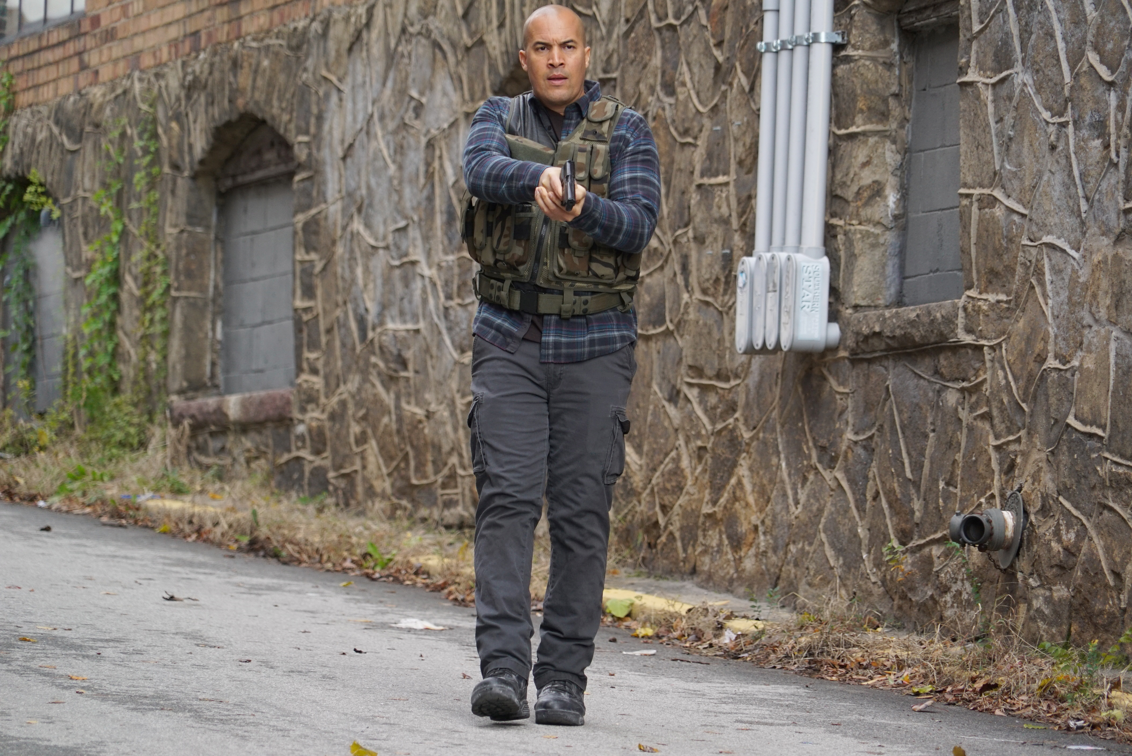 THE GIFTED:  Guest star Coby Bell in the "oMens" season finale episode of THE GIFTED airing Tuesday, Feb. 26 (9:00-10:00 PM ET/PT) on FOX. ©2018 Fox Broadcasting Co. Cr: Annette Brown/FOX. THE GIFTED:  Guest star Coby Bell in the "oMens" season finale episode of THE GIFTED airing Tuesday, Feb. 26 (9:00-10:00 PM ET/PT) on FOX. ©2018 Fox Broadcasting Co. Cr: Annette Brown/FOX.