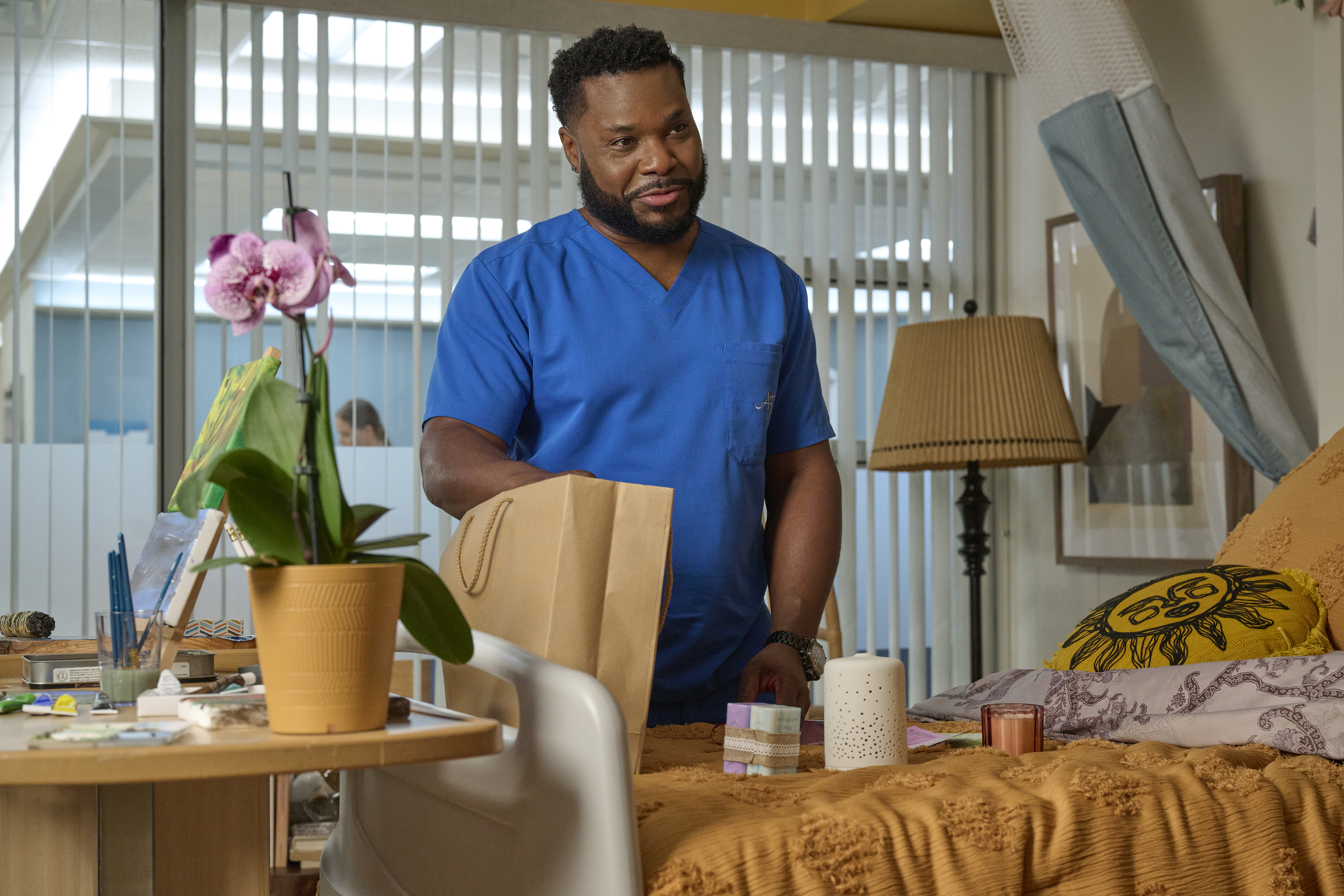 THE RESIDENT: Malcolm-Jamal Warner in the “Peek & Shriek“ episode of THE RESIDENT airing Tuesday, September 27 (8:00-9:02 PM ET/PT) on FOX. ©2022 Fox Media LLC Cr: Tom Griscom/FOX THE RESIDENT: Malcolm-Jamal Warner in the “Peek & Shriek“ episode of THE RESIDENT airing Tuesday, September 27 (8:00-9:02 PM ET/PT) on FOX. ©2022 Fox Media LLC Cr: Tom Griscom/FOX