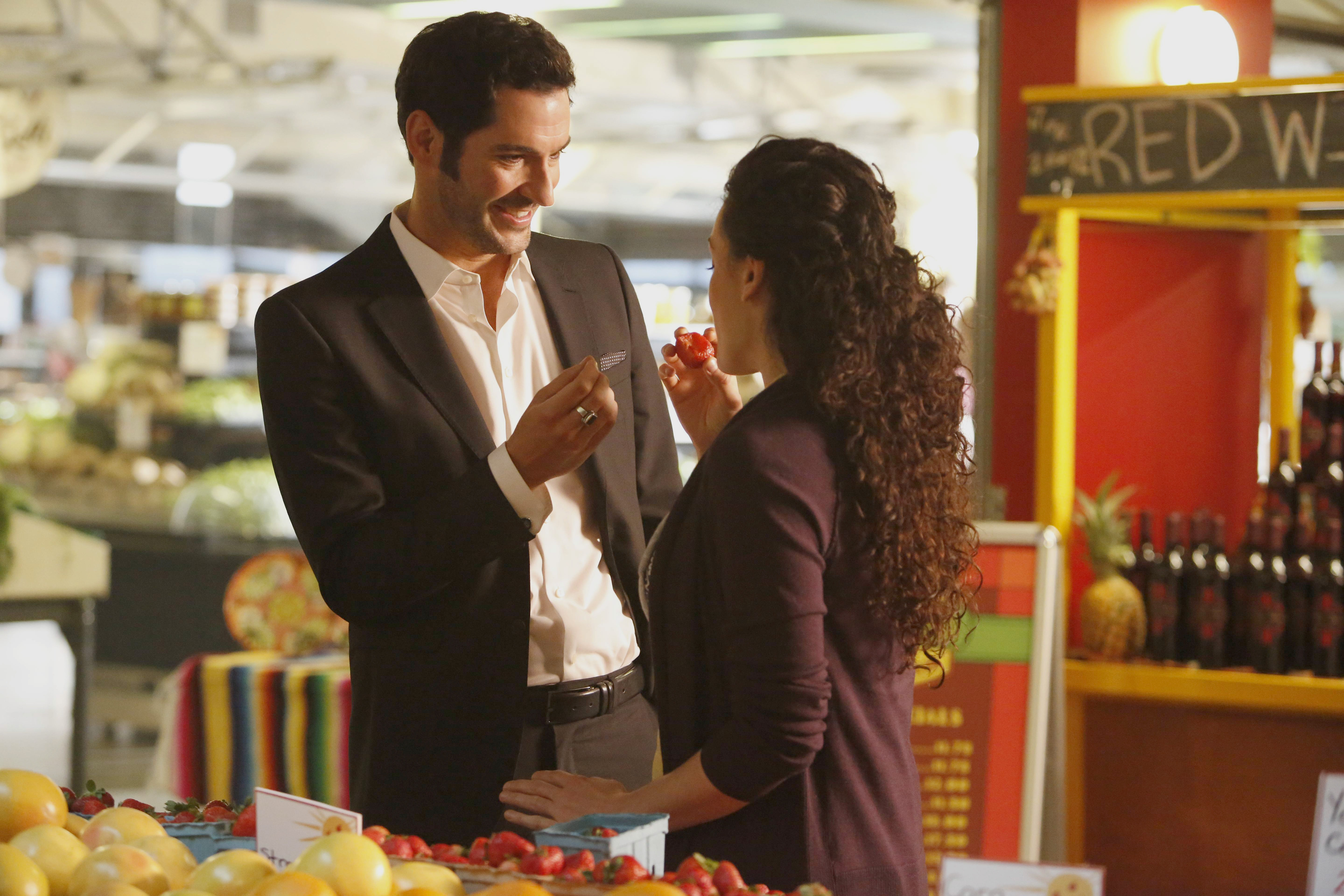 LUCIFER: Tom Ellis (L) in the “Pops” episode of LUCIFER airing Monday, March 28 (9:01-10:00 PM ET/PT) on FOX. ©2016 Fox Broadcasting Co. CR:Bettina Strauss/FOX LUCIFER: Tom Ellis (L) in the “Pops” episode of LUCIFER airing Monday, March 28 (9:01-10:00 PM ET/PT) on FOX. ©2016 Fox Broadcasting Co. CR:Bettina Strauss/FOX