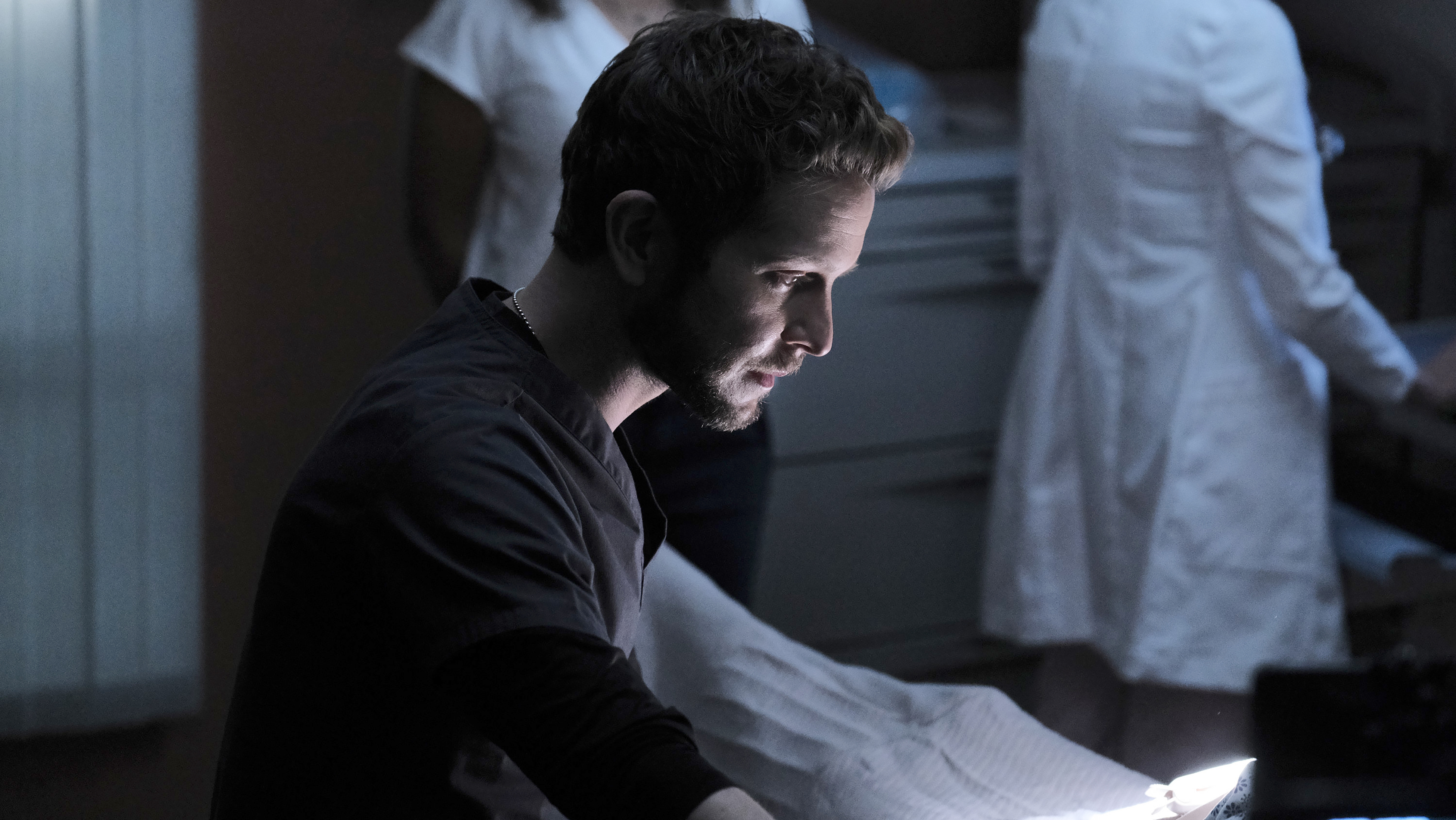 THE RESIDENT:  Matt Czuchry in the “Requiems & Revivals” episode of THE RESIDENT airing Tuesday, Feb. 16  (8:00-9:01 PM ET/PT) on FOX. ©2021 Fox Media LLC Cr: Guy D'Alema/FOX THE RESIDENT:  Matt Czuchry in the “Requiems & Revivals” episode of THE RESIDENT airing Tuesday, Feb. 16  (8:00-9:01 PM ET/PT) on FOX. ©2021 Fox Media LLC Cr: Guy D'Alema/FOX