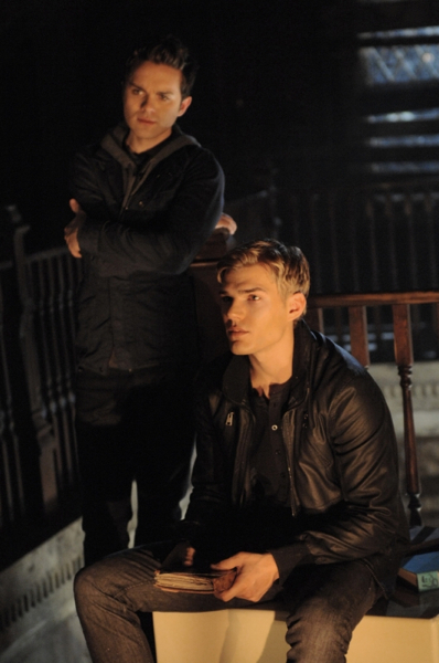 THE SECRET CIRCLE THE SECRET CIRCLE