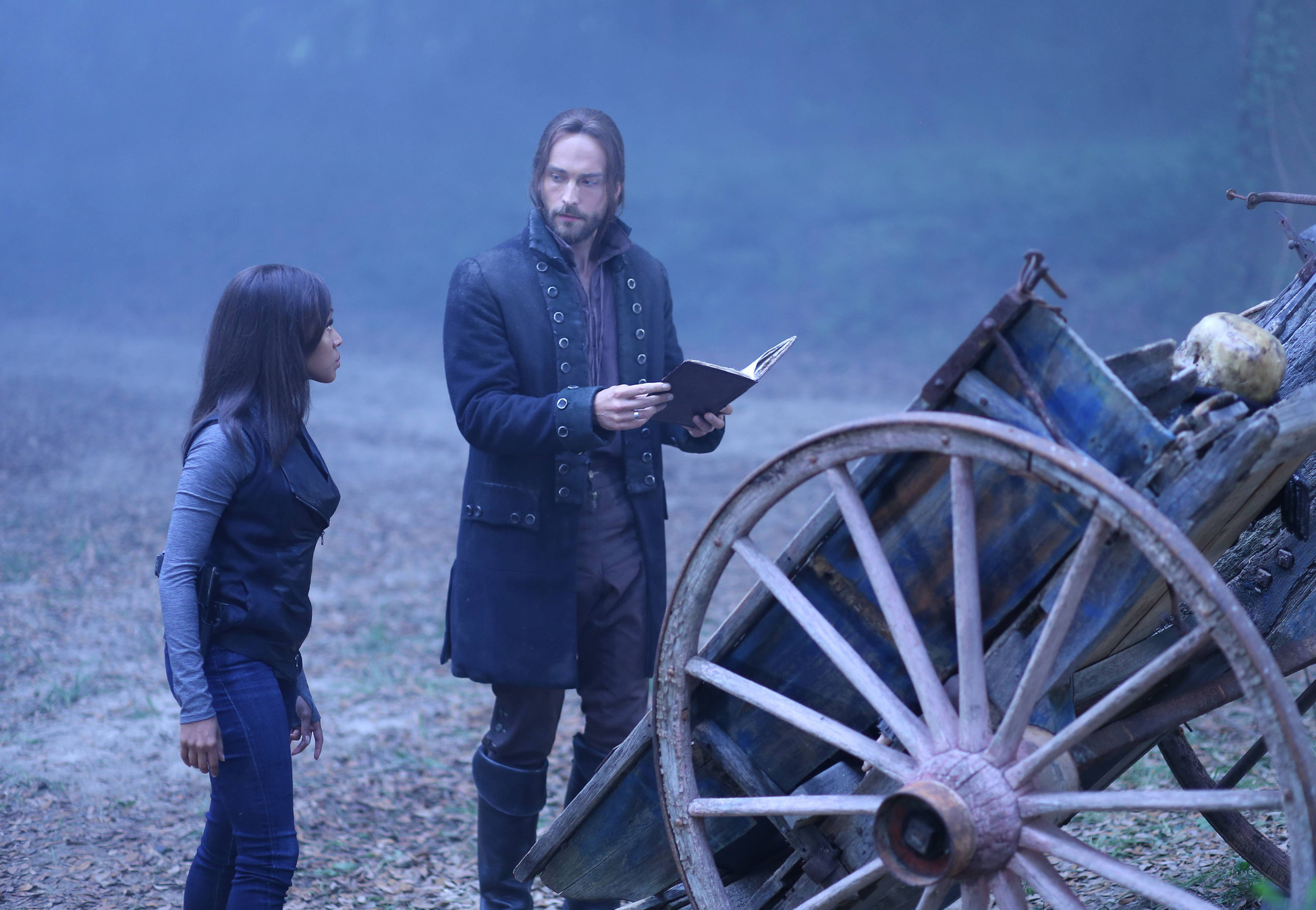 SLEEPY HOLLOW: Ichabod (Tom Mison, R) and Abbie (Nicole Beharie, L) attempt to resurrect a Frankenstein-like monster to help rescue Katrina in the "The Kindred" episode of SLEEPY HOLLOW airing Monday, Sept. 29 (9:00-10:00 PM ET/PT) on FOX. ©2014 Fox Broadcasting Co. CR: Fred Norris/FOX SLEEPY HOLLOW: Ichabod (Tom Mison, R) and Abbie (Nicole Beharie, L) attempt to resurrect a Frankenstein-like monster to help rescue Katrina in the "The Kindred" episode of SLEEPY HOLLOW airing Monday, Sept. 29 (9:00-10:00 PM ET/PT) on FOX. ©2014 Fox Broadcasting Co. CR: Fred Norris/FOX