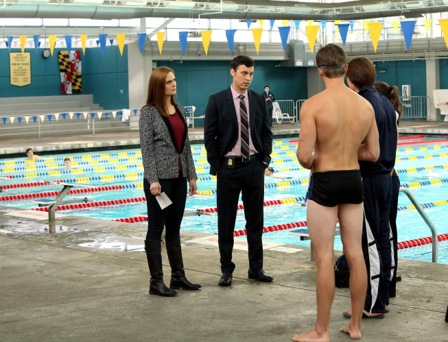 BONES: Brennan (Emily Deschanel, L) and Sweets (John Francis Daley, second from L) investigate the death of a college swim coach in the "The Drama in the Queen" episode of BONES airing Monday, May 12 (8:00-9:00 PM ET/PT) on FOX. ©2014 Fox Broadcasting Co. Cr: Patrick McElhenney/FOX BONES: Brennan (Emily Deschanel, L) and Sweets (John Francis Daley, second from L) investigate the death of a college swim coach in the "The Drama in the Queen" episode of BONES airing Monday, May 12 (8:00-9:00 PM ET/PT) on FOX. ©2014 Fox Broadcasting Co. Cr: Patrick McElhenney/FOX
