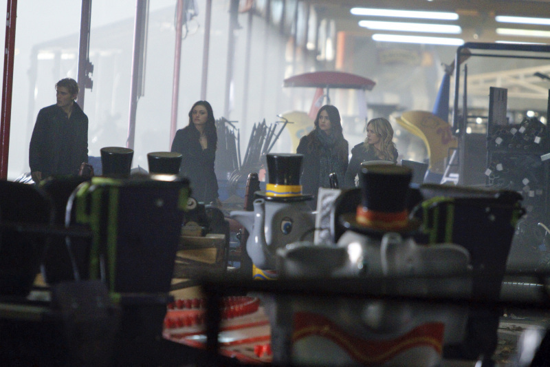 THE SECRET CIRCLE THE SECRET CIRCLE