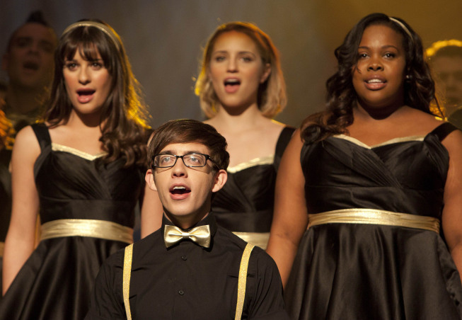 Glee Winter Finale “On My Way” Spoiler Images & Description