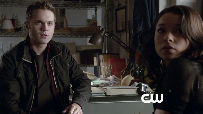 Secret Circle: Screencaps From A “Traitor” Preview Clip