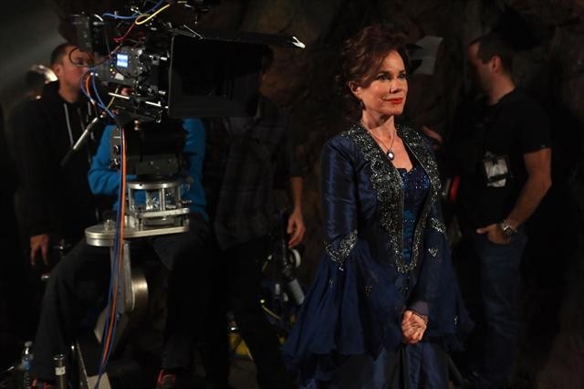 Once Upon A Time #2.9 “Queen of Hearts” Recap & Review