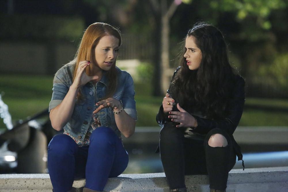 Switched at Birth Spoilers: Images From “Girl With Death Mask (She Walks Alone)”