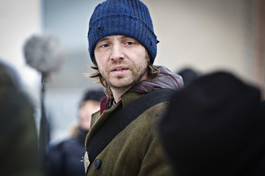 Photos: 12 Monkeys Premieres Tonight On Syfy