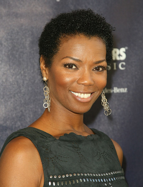 Vanessa Williams Cast As Iris West’s Mom For The Flash Season 2