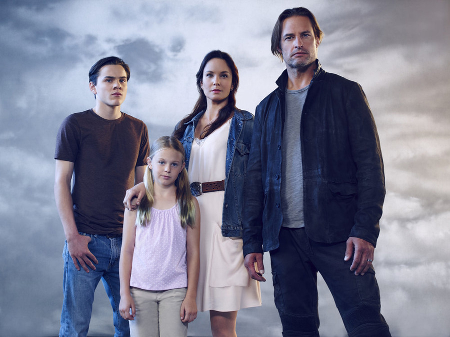 Colony on USA: Season 1 & “Pilot” Images Colony Season 1 USA