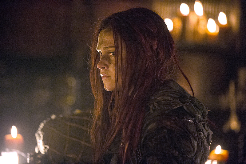 The 100 #3.4 “Watch The Thrones” Spoiler Description Clarke Wanheda