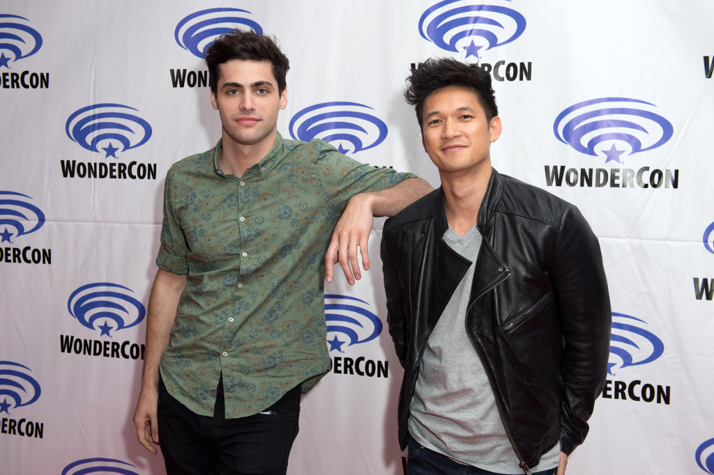 Shadowhunters at WonderCon: Matthew Daddario & Harry Shum Jr. Talk “Malec” Shadowhunters Malec