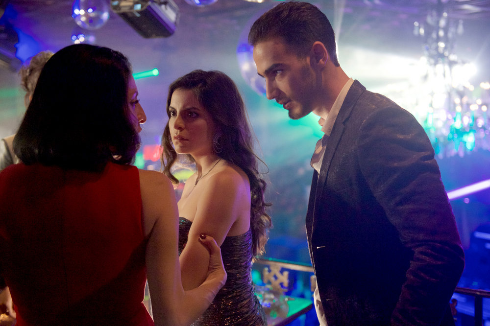 Queen of the South Photos and Preview: “Solo el Amor de Una Madre” Queen of the South