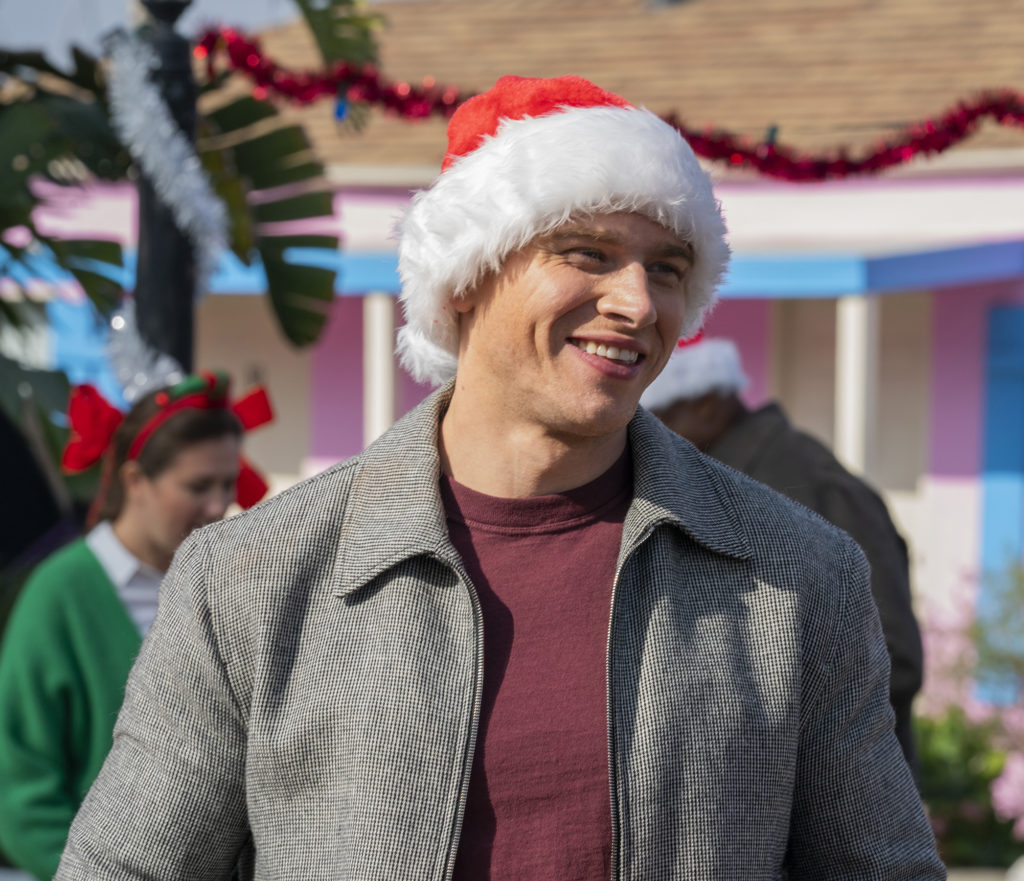 9-1-1 Winter Finale Photos: “Wrapped in Red”