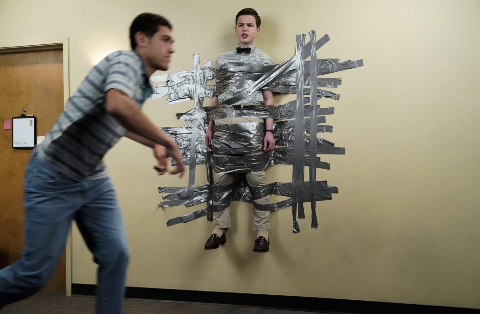 Young Sheldon Tonight: “A Resident Advisor and the Word ‘Sketchy'”