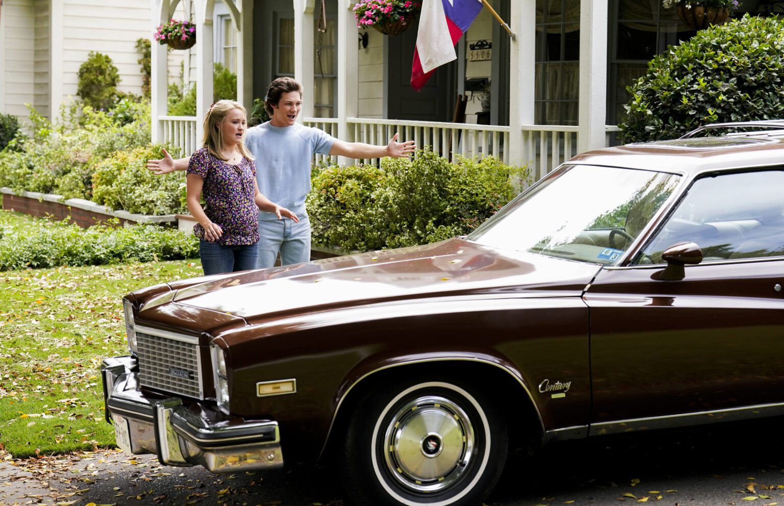 Tonight on Young Sheldon: “An Ugly Car, An Affair, and Some Kickass Football”