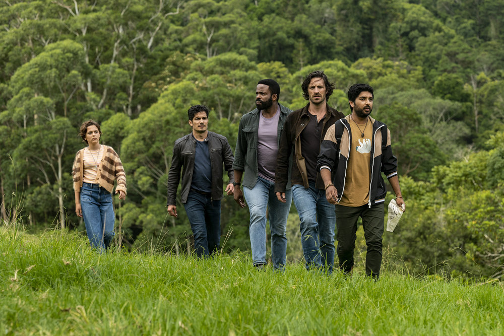 La Brea Season 3 Premiere Photos: “Sierra”