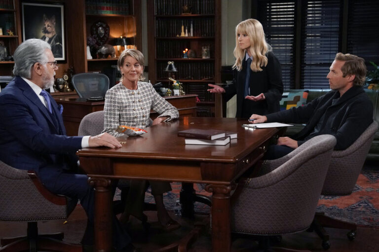 NIGHT COURT -- "The Judges Boyfriends Dad" Episode 301 -- Pictured: (l-r) John Larroquette as Dan Fielding, Wendie Malick as Julianne Walters, Melissa Rauch as Abby Stone, Ryan Hansen as Jake -- (Photo by: Nicole Weingart/NBC)